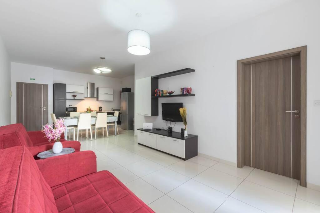 Modern Apt. Close To The Square St. Paul's Bay Esterno foto