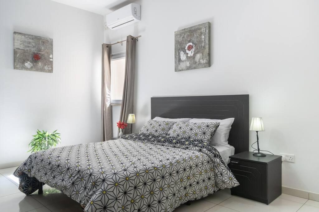 Modern Apt. Close To The Square St. Paul's Bay Esterno foto