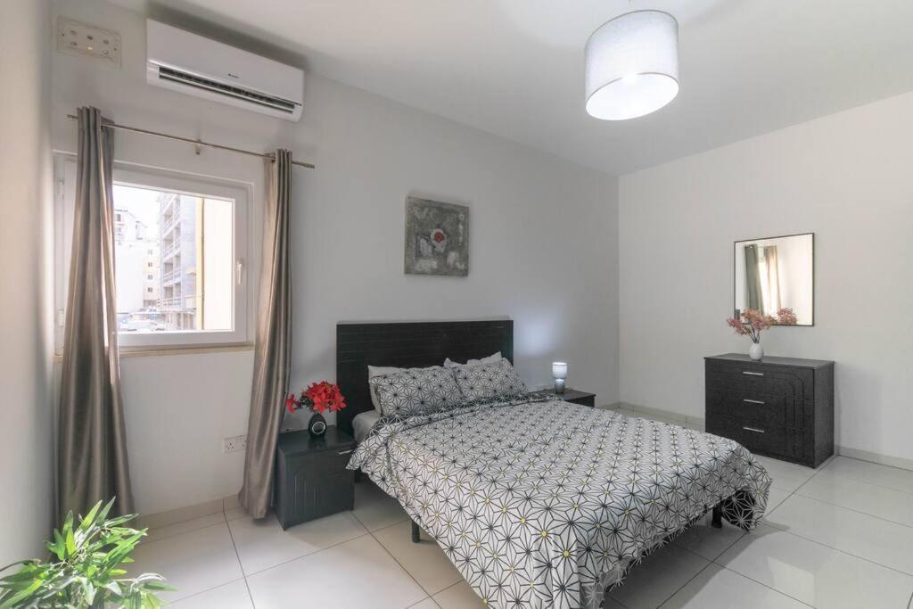 Modern Apt. Close To The Square St. Paul's Bay Esterno foto
